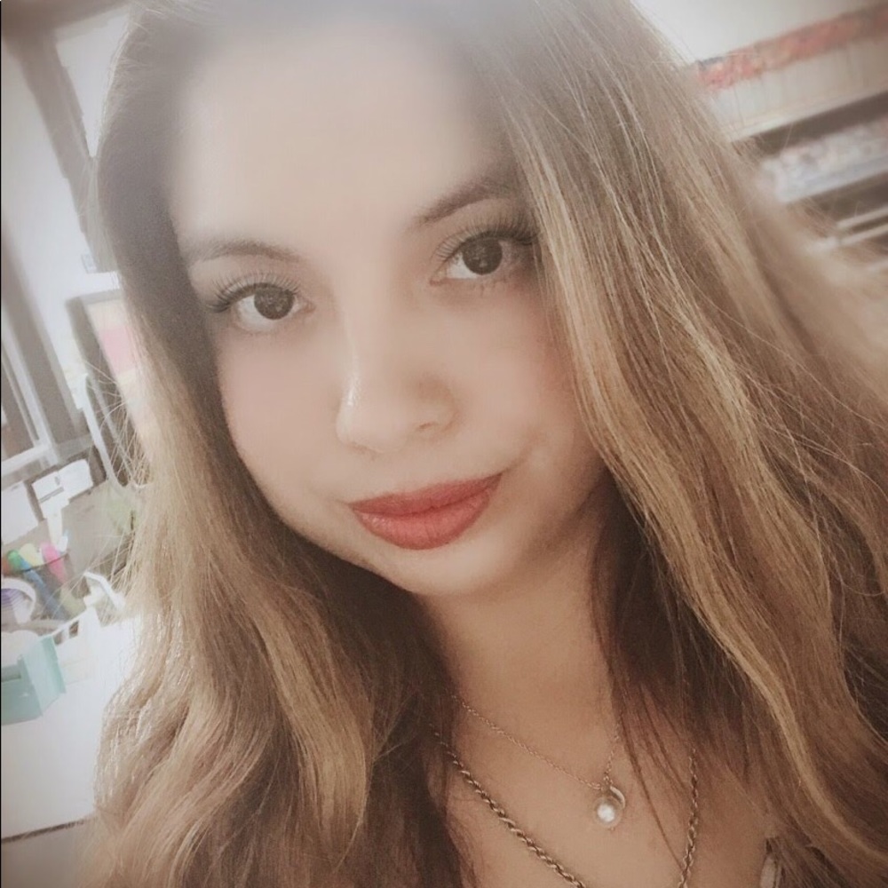 Meet your Posher, Ximena